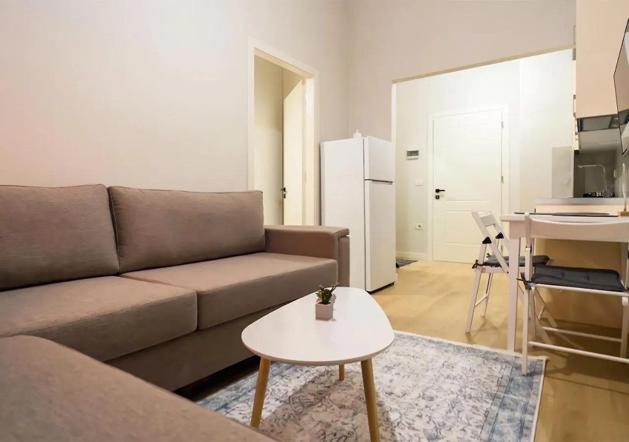 Home Inn Apartment Near City Center Tirana
