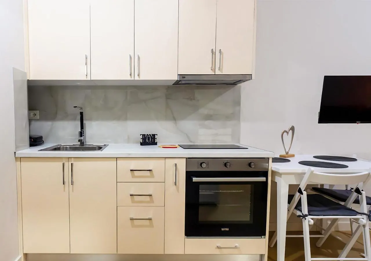 Home Inn Apartment Near City Center Tirana 0*,  Albania